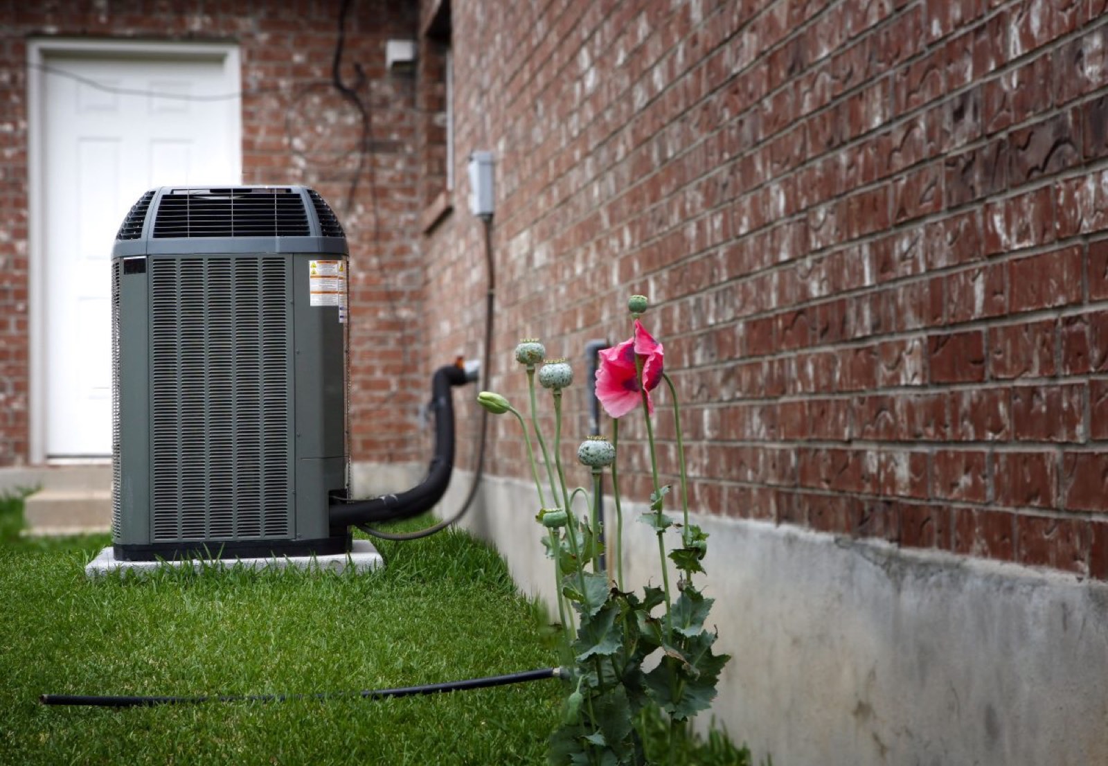 Air conditioning condenser unit